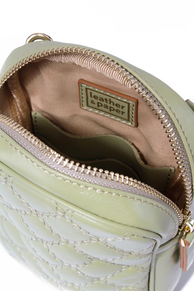 Kapitone Desenli Askılı Deri Telefon Çantası Açık Yeşil