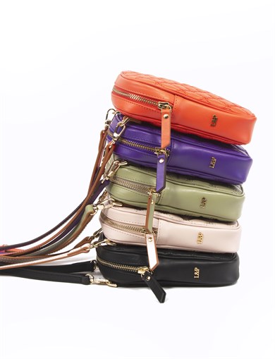 Kapitone Desenli Askılı Deri Telefon Çantası Açık Krem