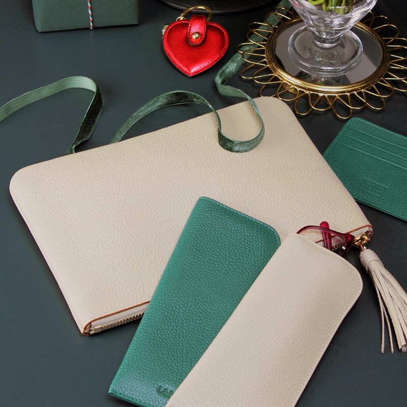 Püskül Detaylı Deri Clutch El Çantası Bej