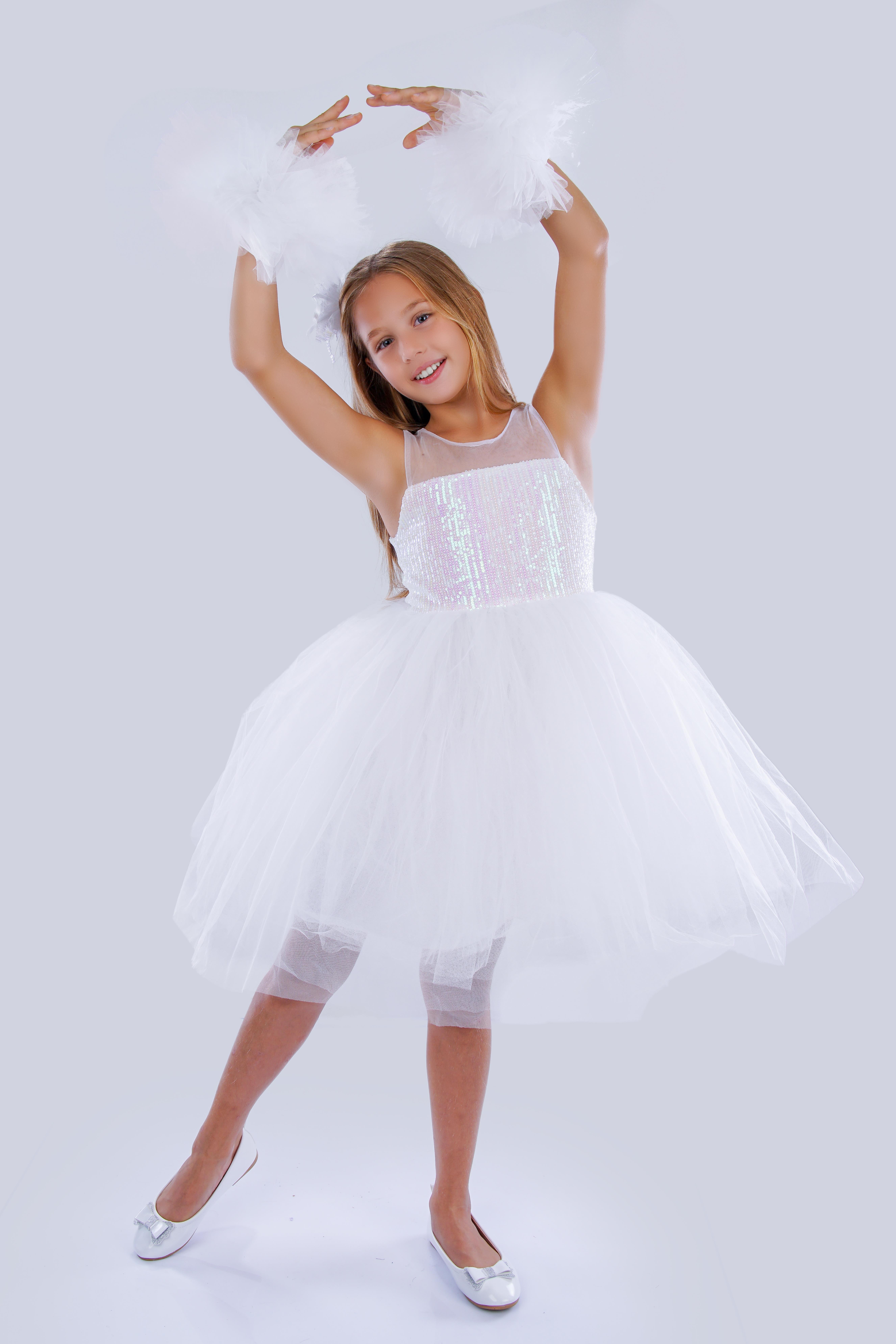 Beyaz Ponpon Kollu Pullu Kız Çocuk Abiye 