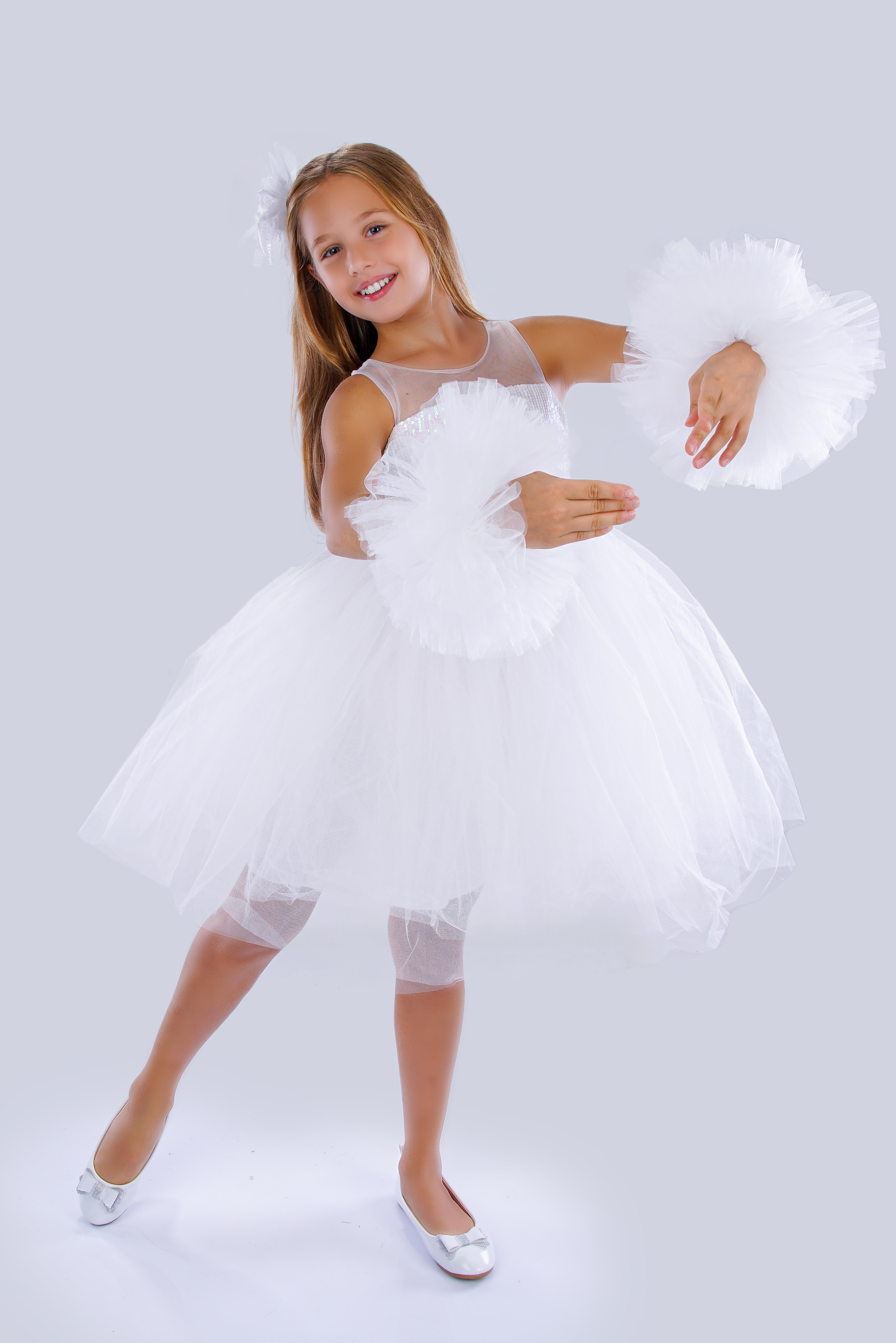 Beyaz Ponpon Kollu Pullu Kız Çocuk Abiye 