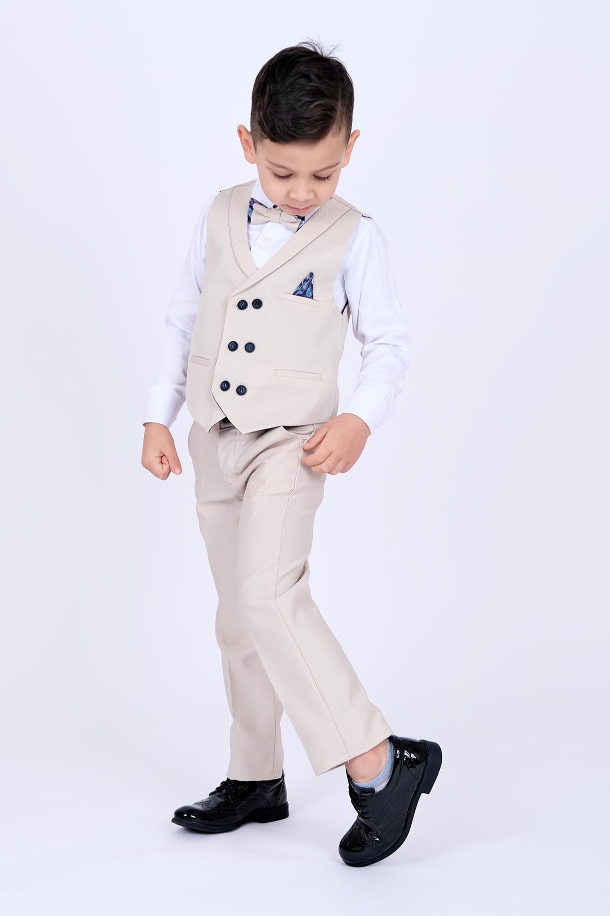 Krem Mendil Detaylı Erkek Çocuk Smokin Takım