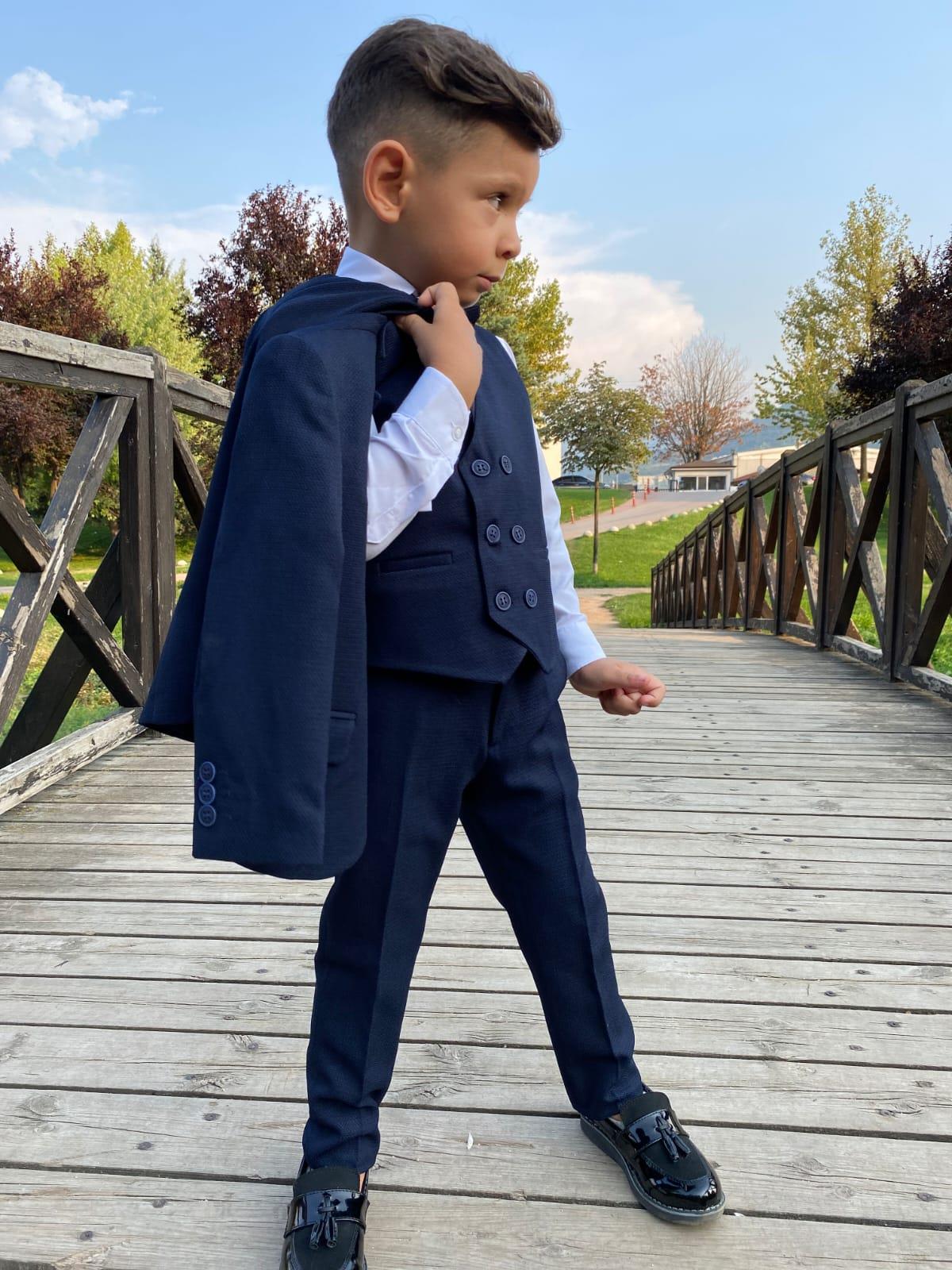 Lacivert Beş Parça Erkek Çocuk Takım Elbise