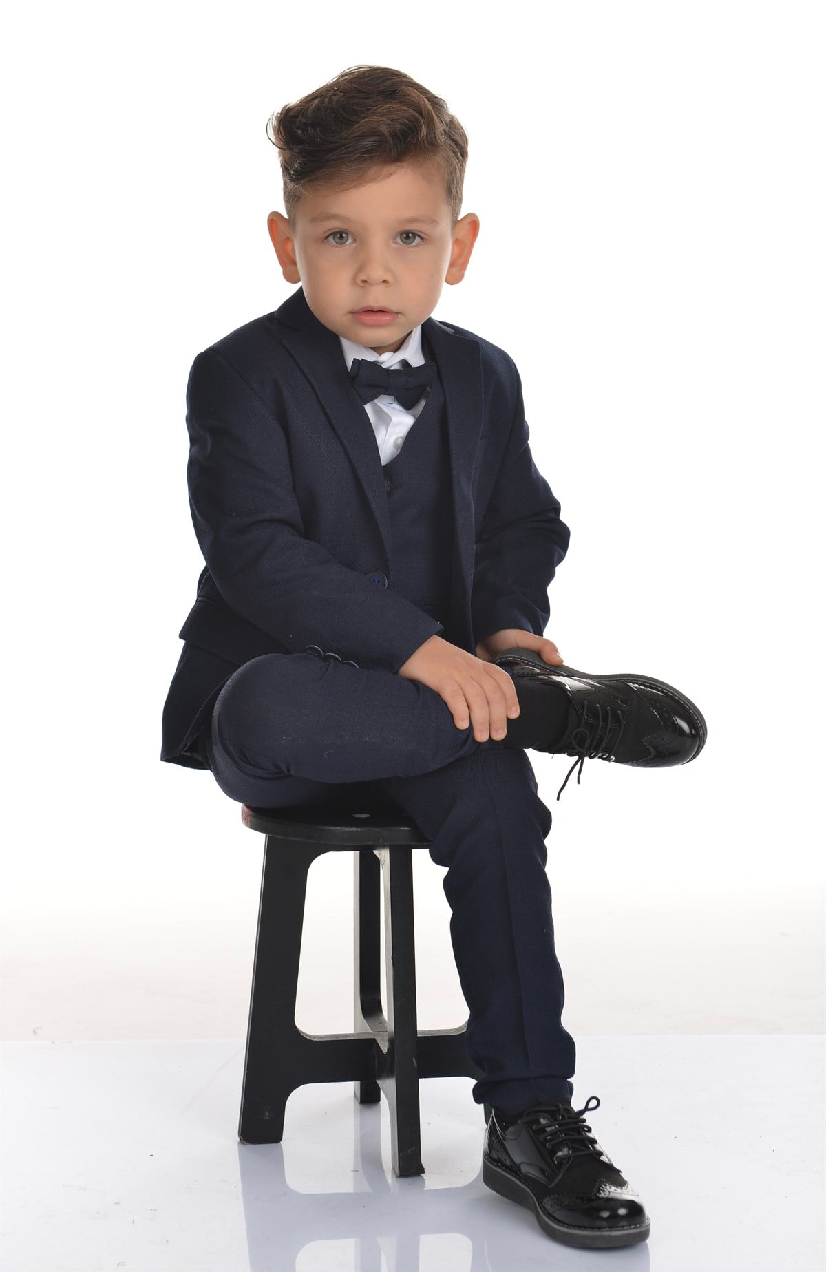 Lacivert Yelekli Papyonlu Erkek Çocuk Takım Elbise