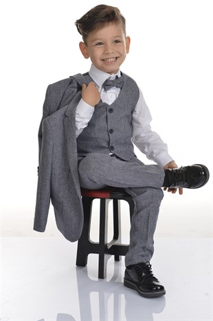 Gri Yelekli Papyonlu Erkek Çocuk Takım Elbise