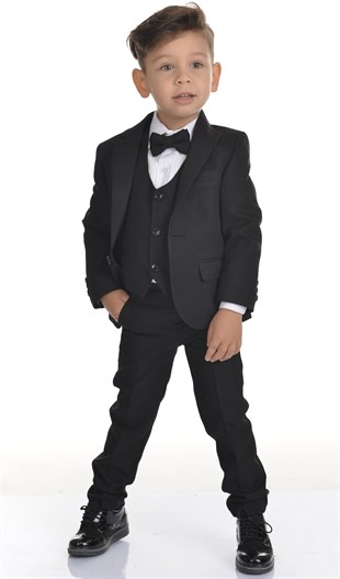 Siyah Yelekli Papyonlu Erkek Çocuk Takım Elbise