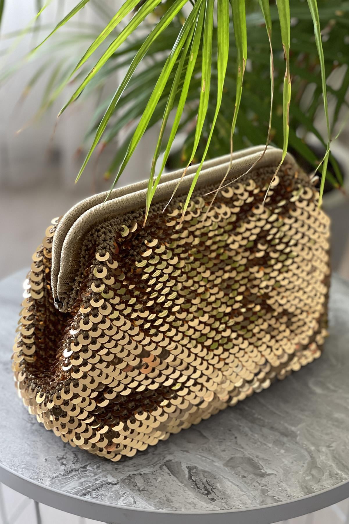 El Yapımı Gold Pullu Parlak Örgü El Çantası