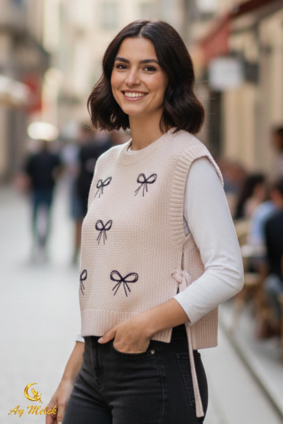 Kadın Triko Bisiklet Yaka Bağlamalı Fiyonk Detaylı Süveter