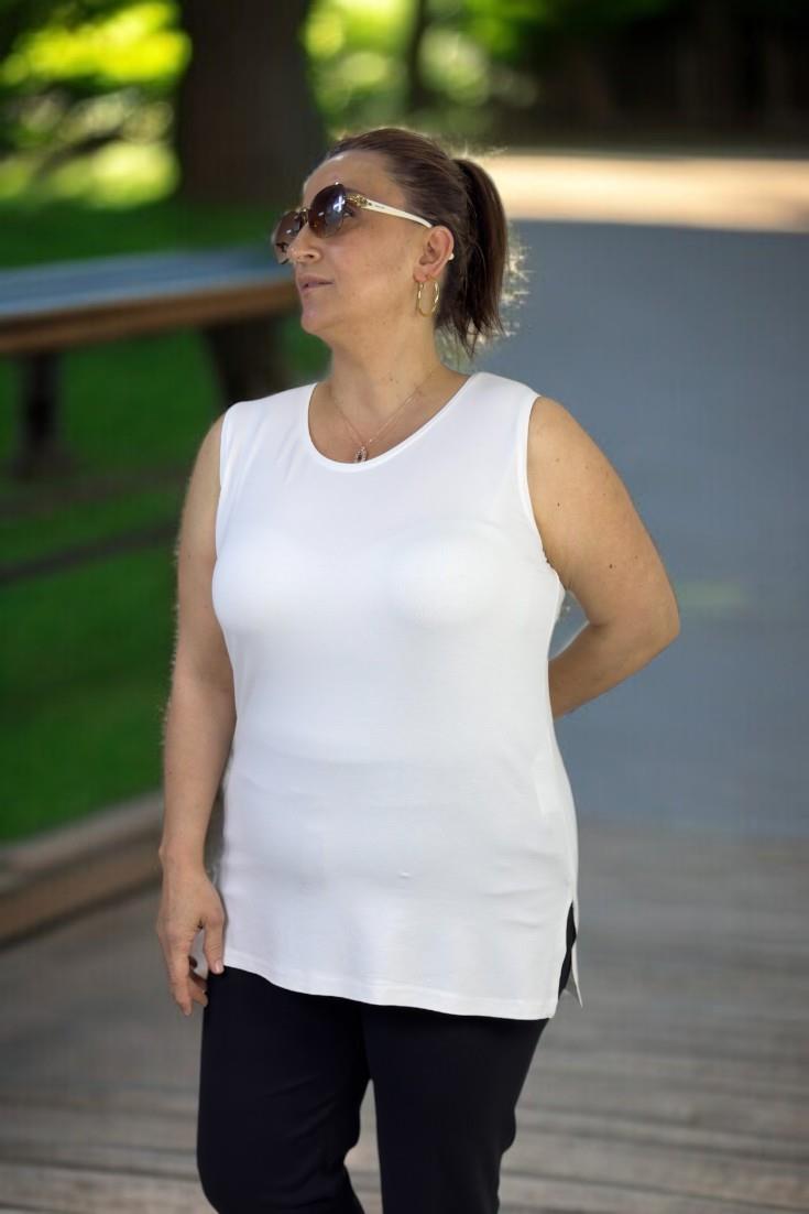 BİSİKLET YAKA YIRTMAÇLI KOLSUZ BÜYÜK BEDEN LİKRALI PAMUKLU BODY BLUZ