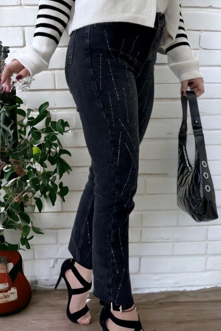 TAŞ İŞLEMELİ FULL LİKRALI MOM JEAN KOT PANTOLON