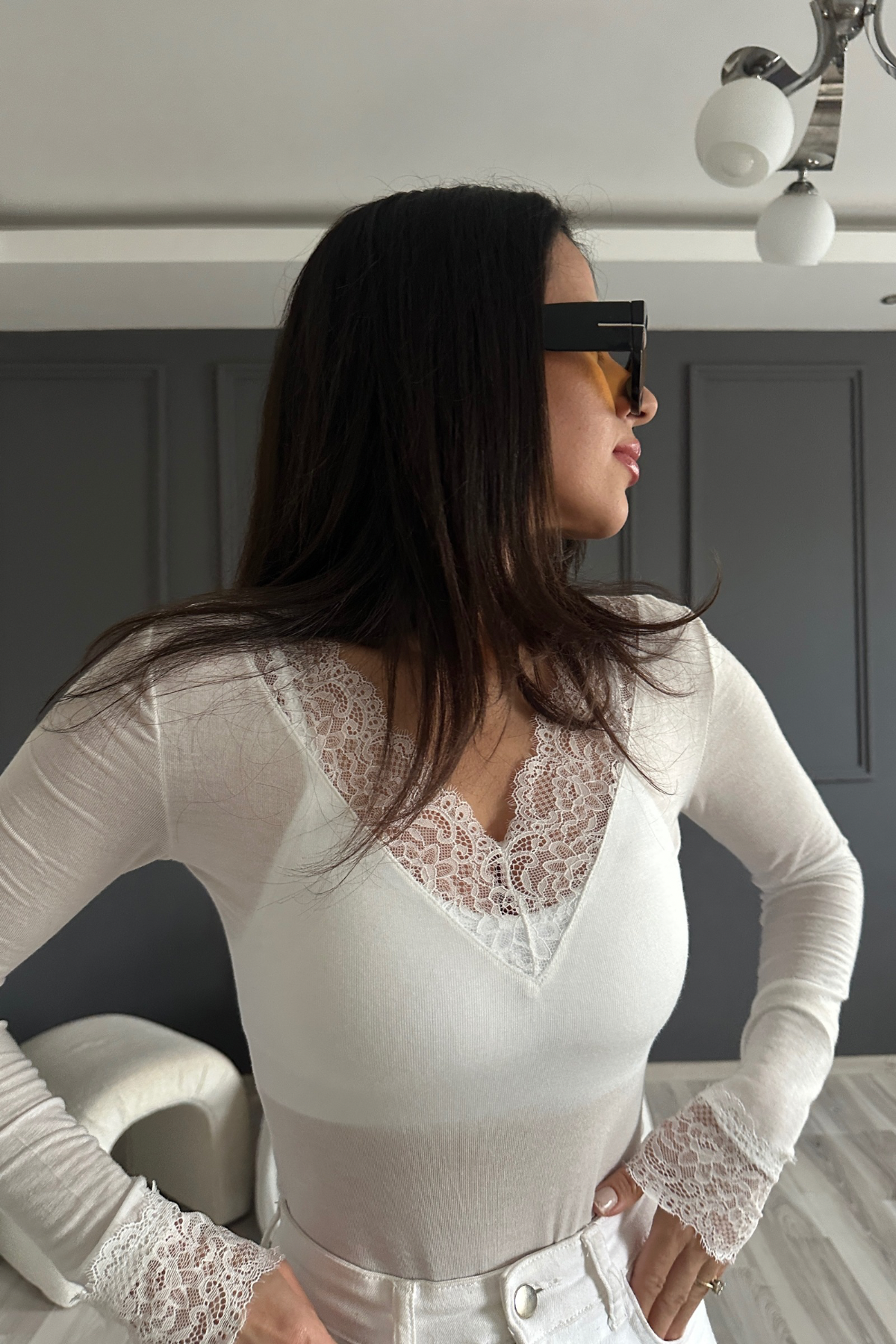 Beyaz Dantel Detay Transparan Kahve Bluz