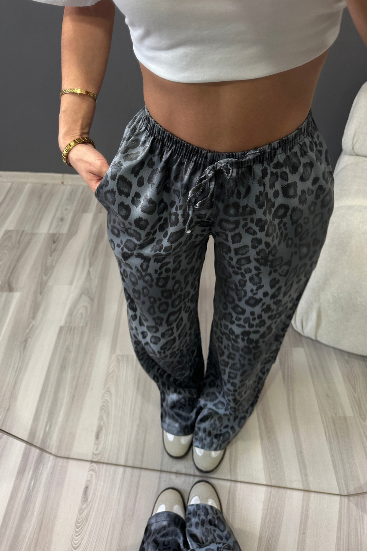 Gri Leopar Parlak Bol Paça Pantolon
