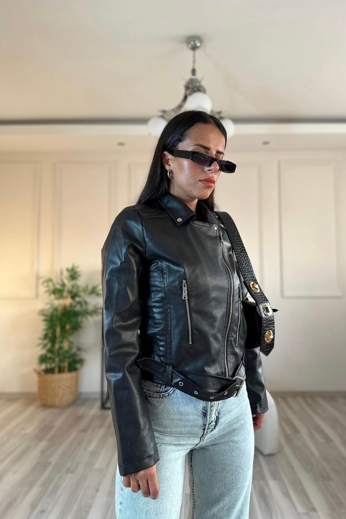 Kemerli Siyah Deri Ceket