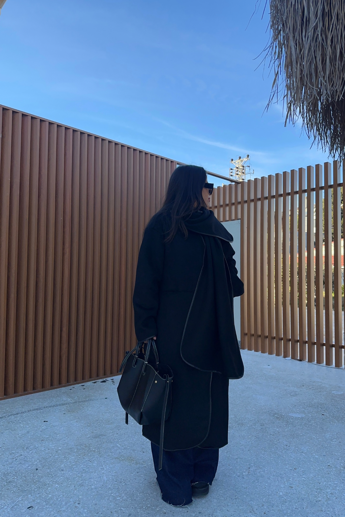 Siyah Atkılı Kaşe Kaban