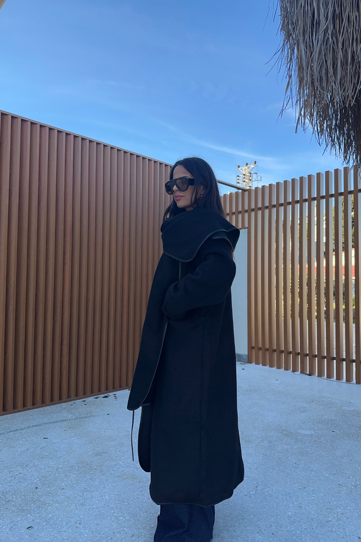 Siyah Atkılı Kaşe Kaban