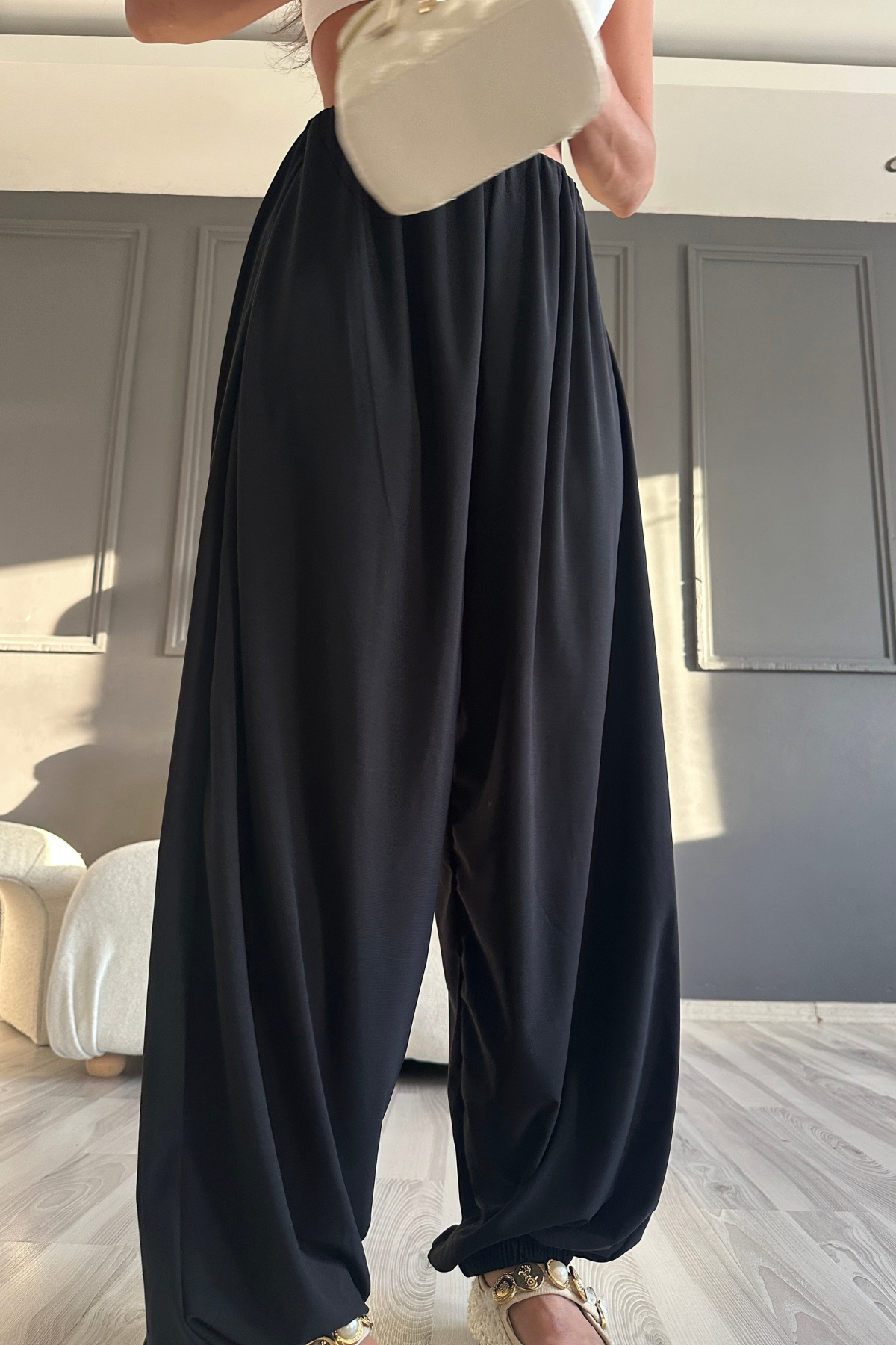 Siyah Dökümlü Balon Pantolon 