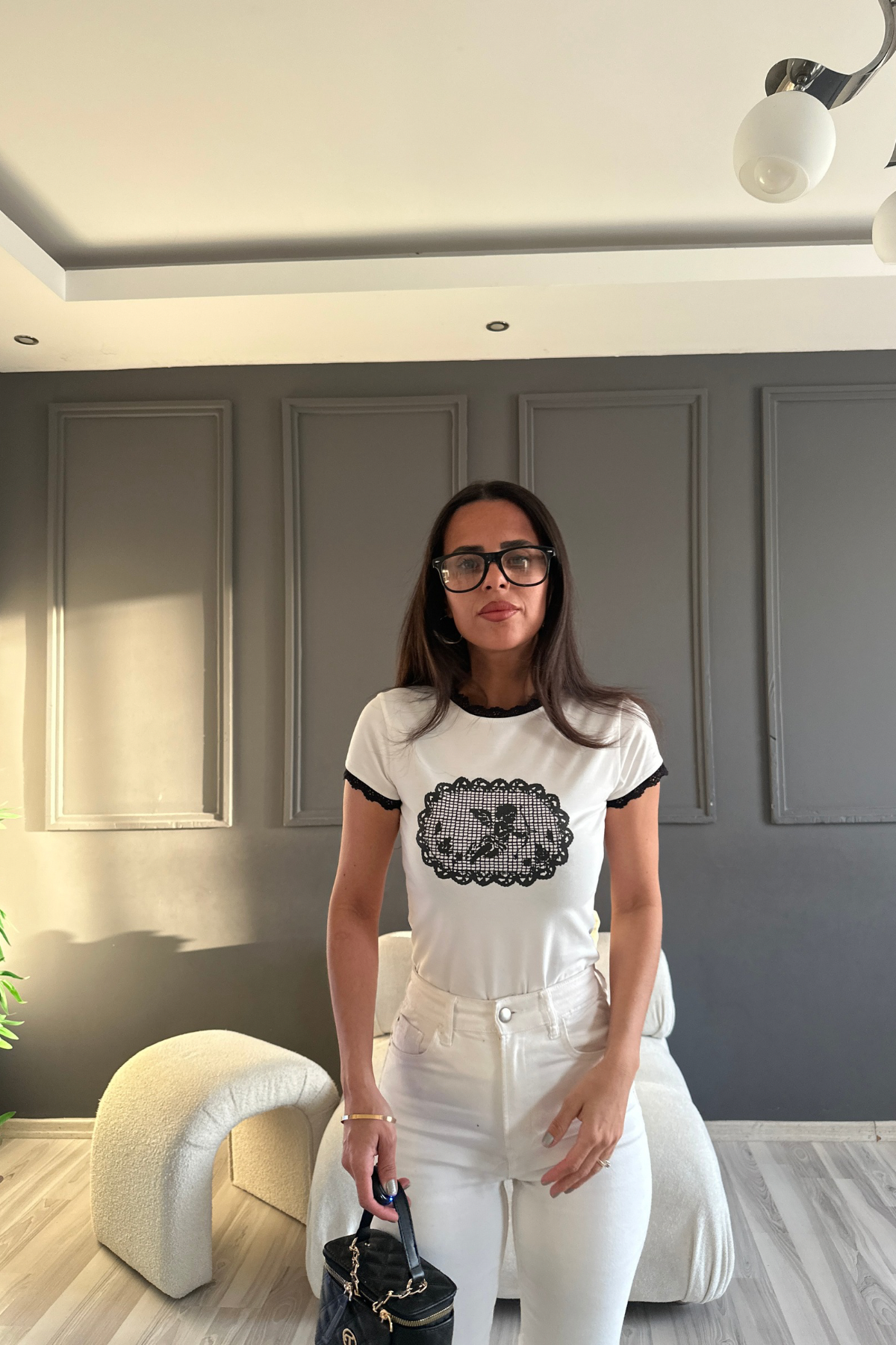 Yaka Kol Dantel Detay Beyaz Tshirt 