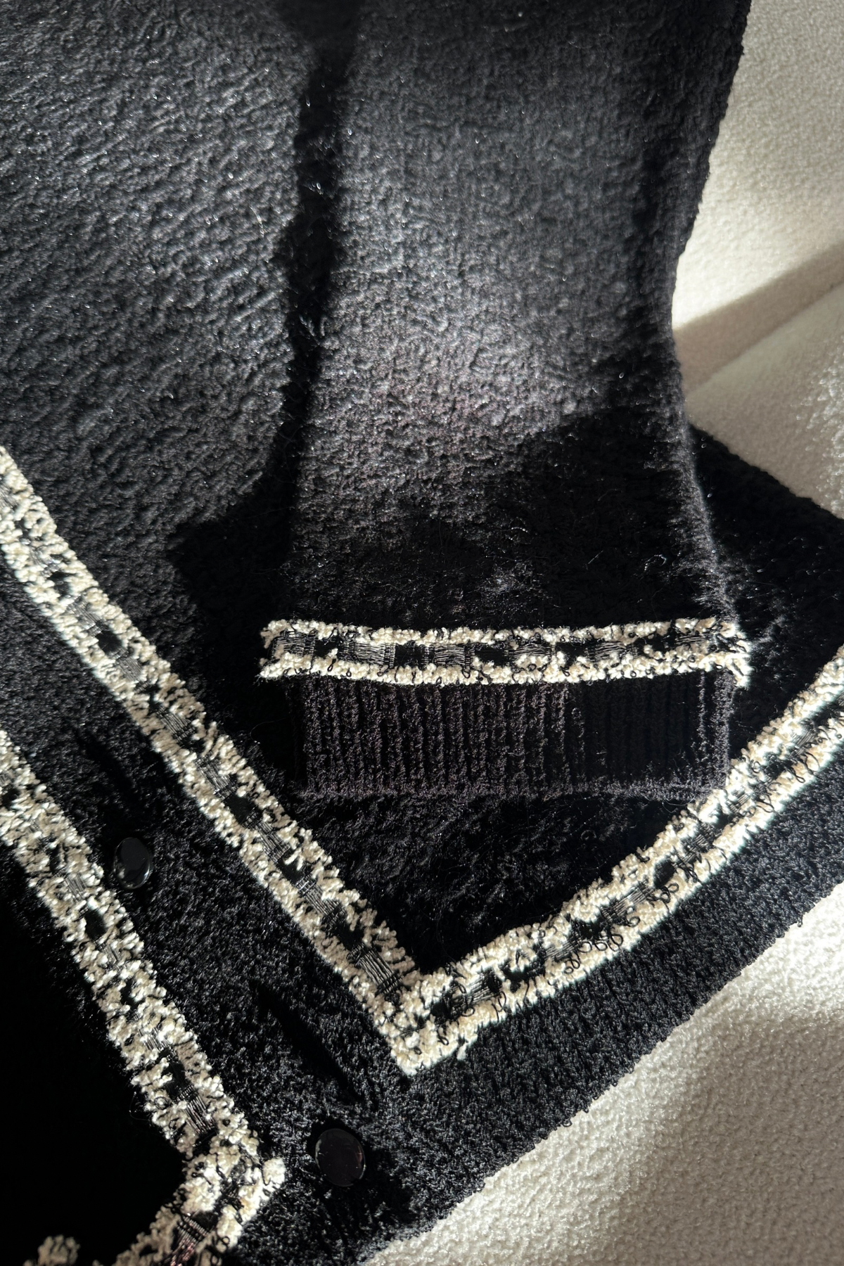 Yaka Ve Kol Şeritli Premium Hırka