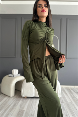 Haki Büzgülü Siyah Bluz Ve Pantolon Takım
