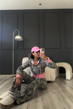 Pembe Detay Kamuflaj Takım