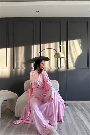Pembe Üçlü Takım