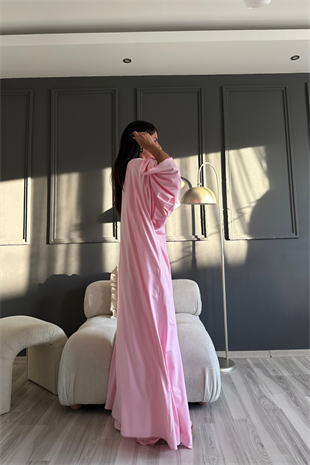 Pembe Üçlü Takım