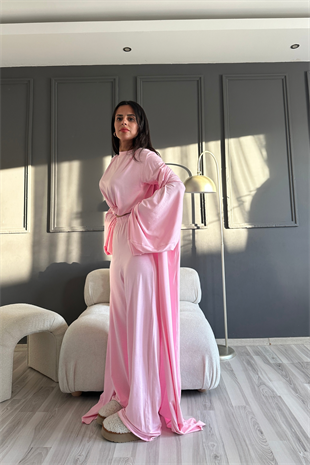 Pembe Üçlü Takım