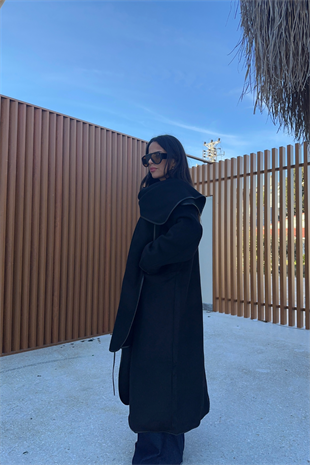 Siyah Atkılı Kaşe Kaban