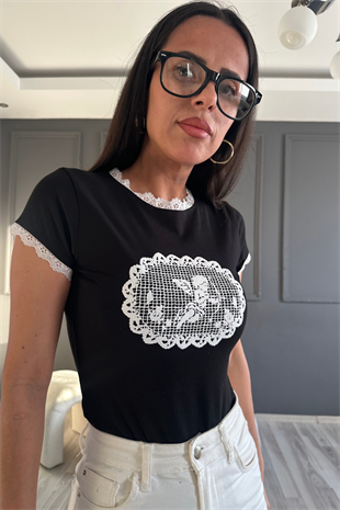 Yaka Kol Dantel Detay Siyah Tshirt 