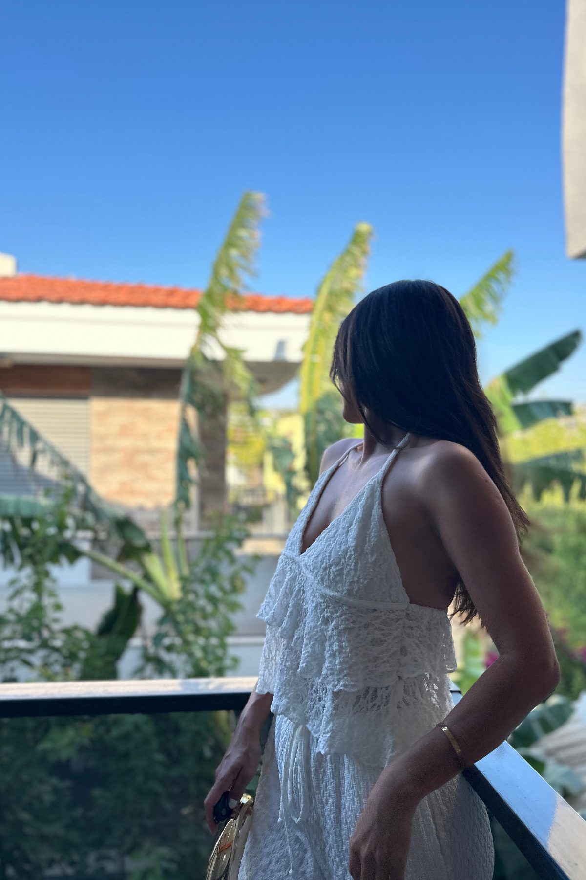 Beyaz Dantel Fırfırlı Sırtı Açık Bluz