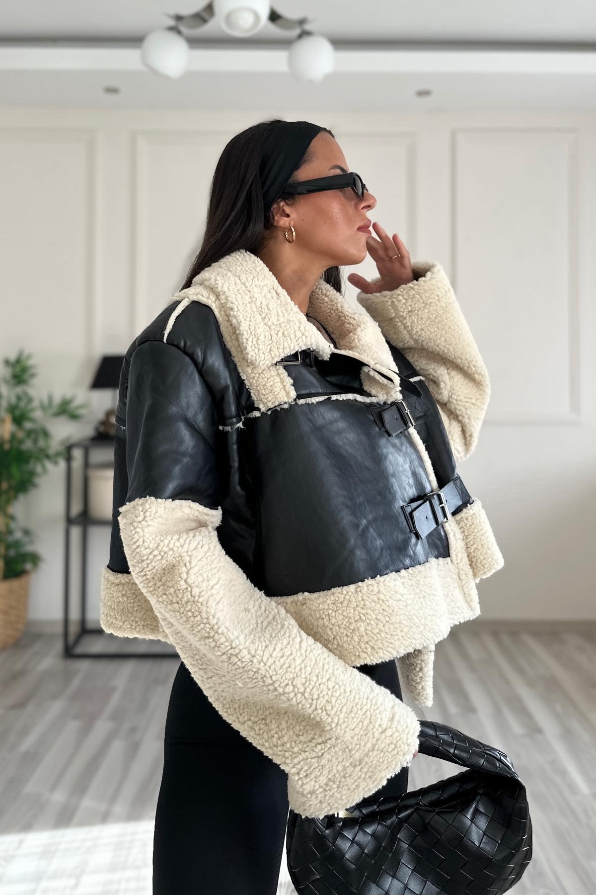 İspanyol Kollu Deri Kürk Mont