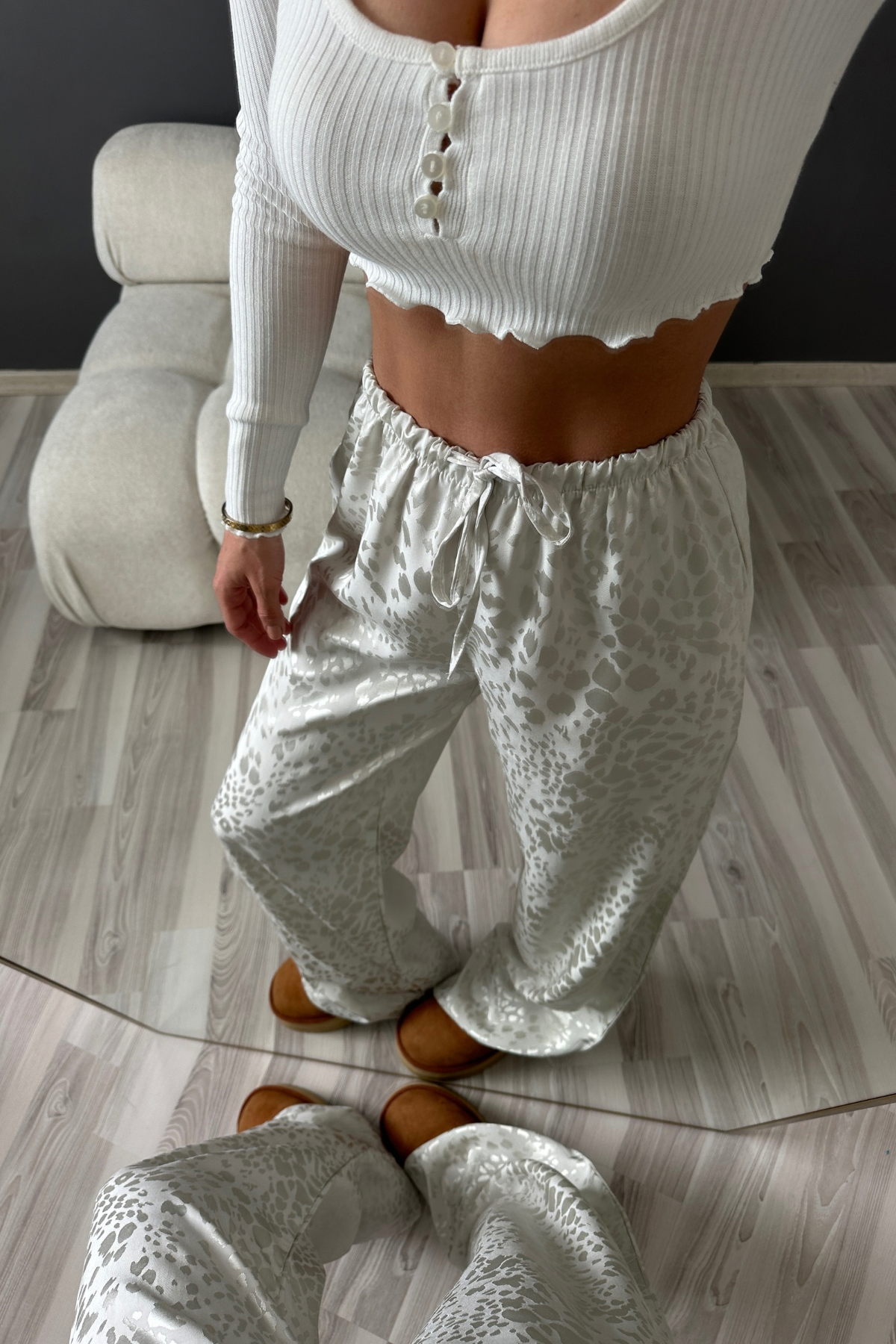 Premium Kalite Ekru Saten Fırfır Bel Pantolon 
