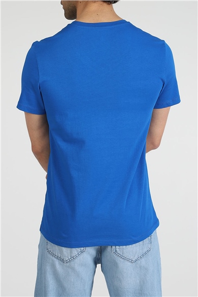 ADAM BOXES V Yaka T-shirt Neo-Alpes - Saks Mavisi
