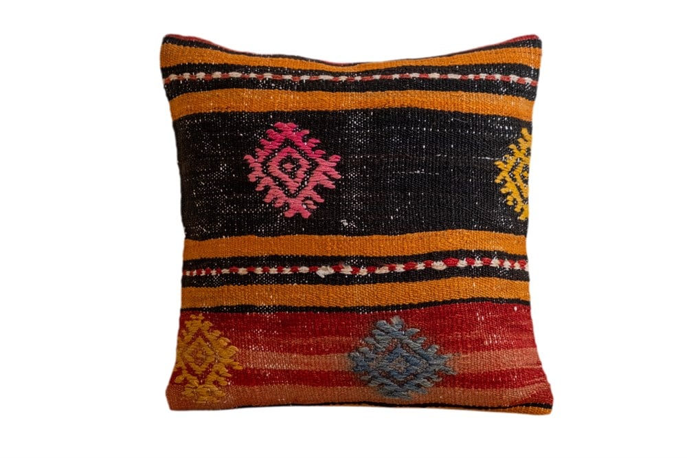 TAGS x TAPIS ''KARMA'' kırlent