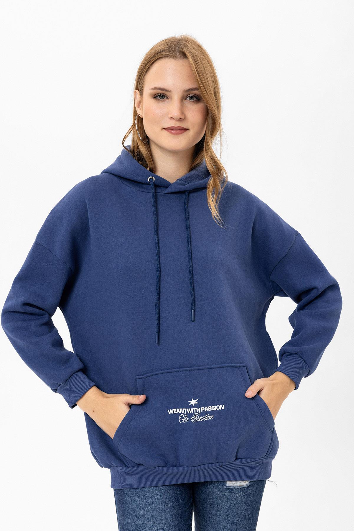 Kadın Arkası Baskı Detaylı Kanguru Cepli Kapüşonlu Oversize Sweatshirt