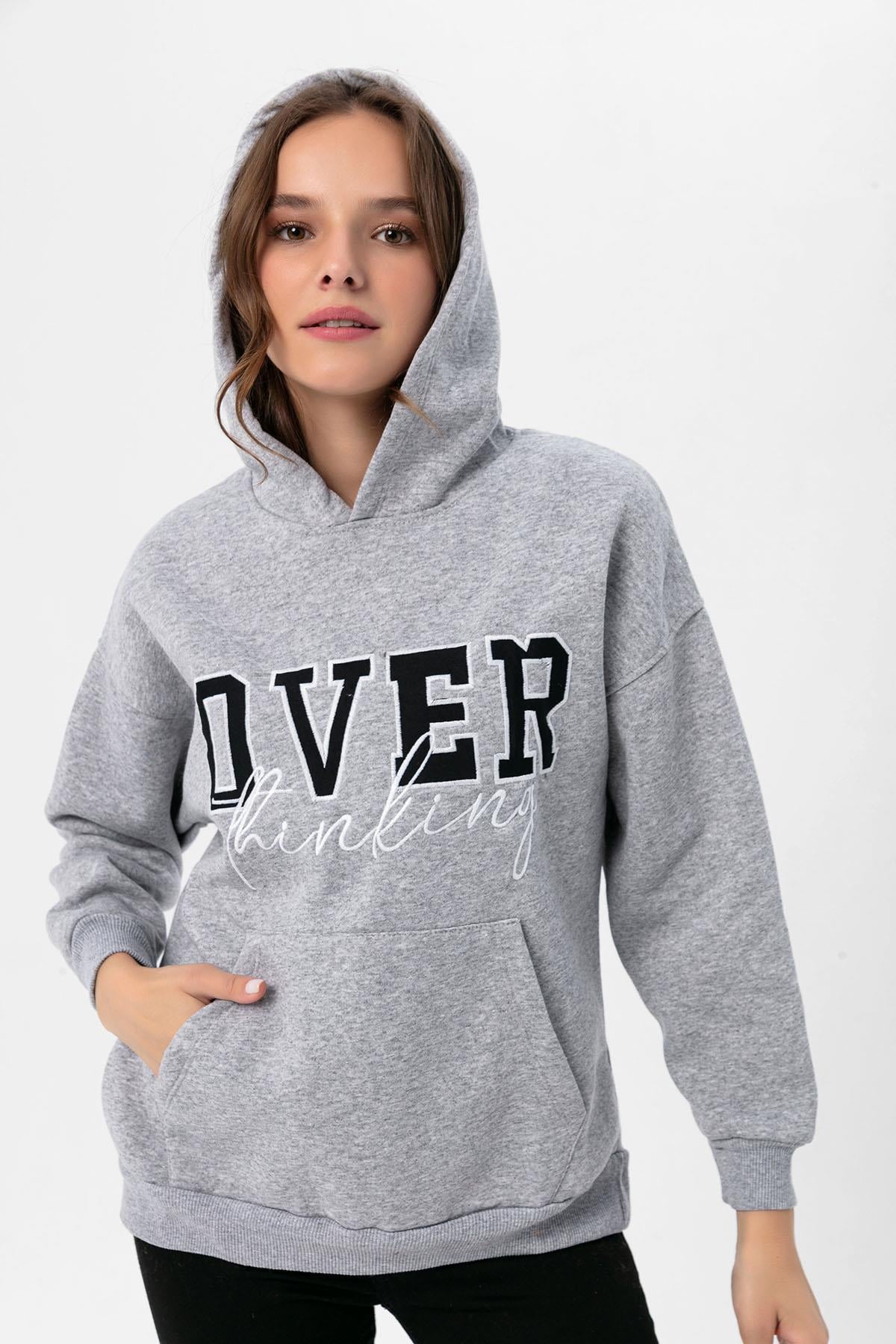Kadın Baskı Detaylı Kanguru Cepli Kapüşonlu Üç İplik Sweatshirt 235004 -