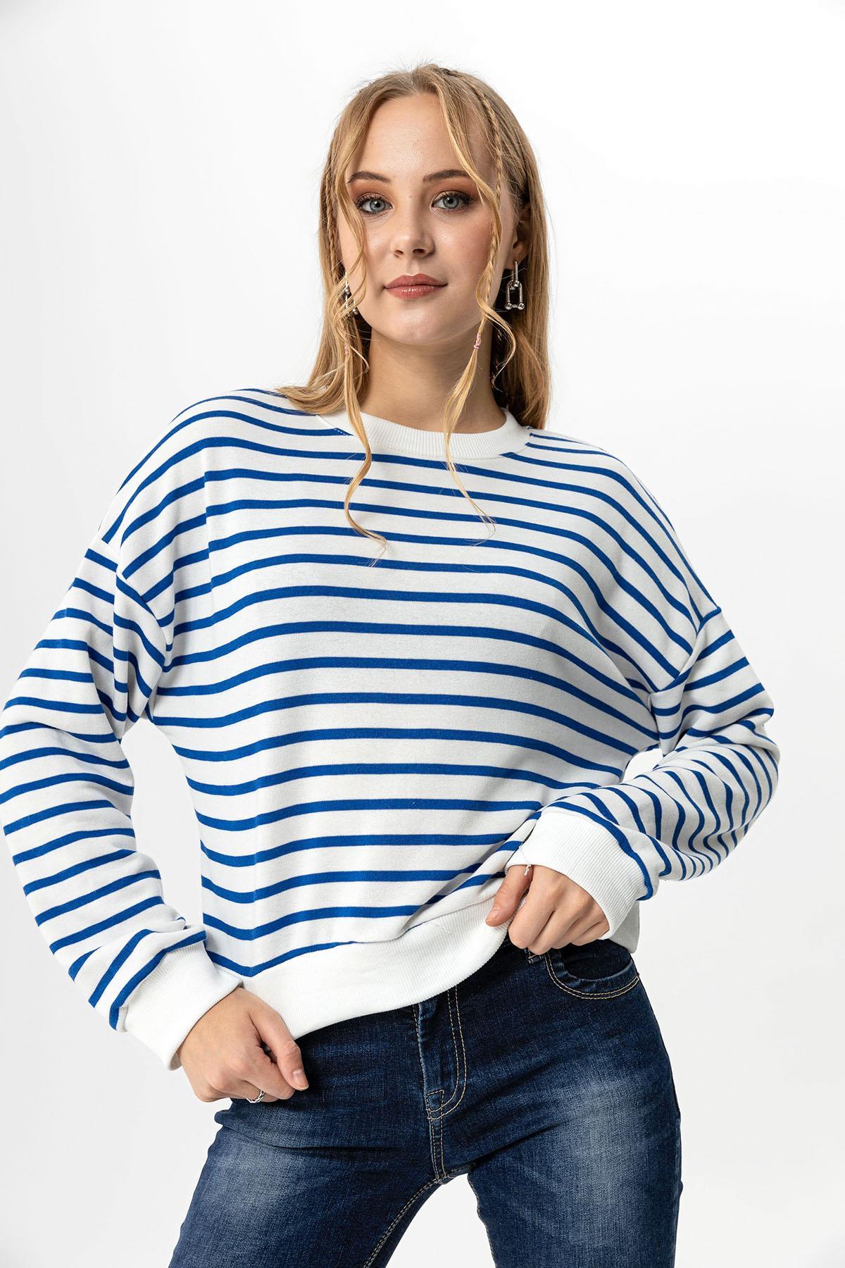 Kadın Bisiklet Yaka Çizgi Desenli Sweatshirt