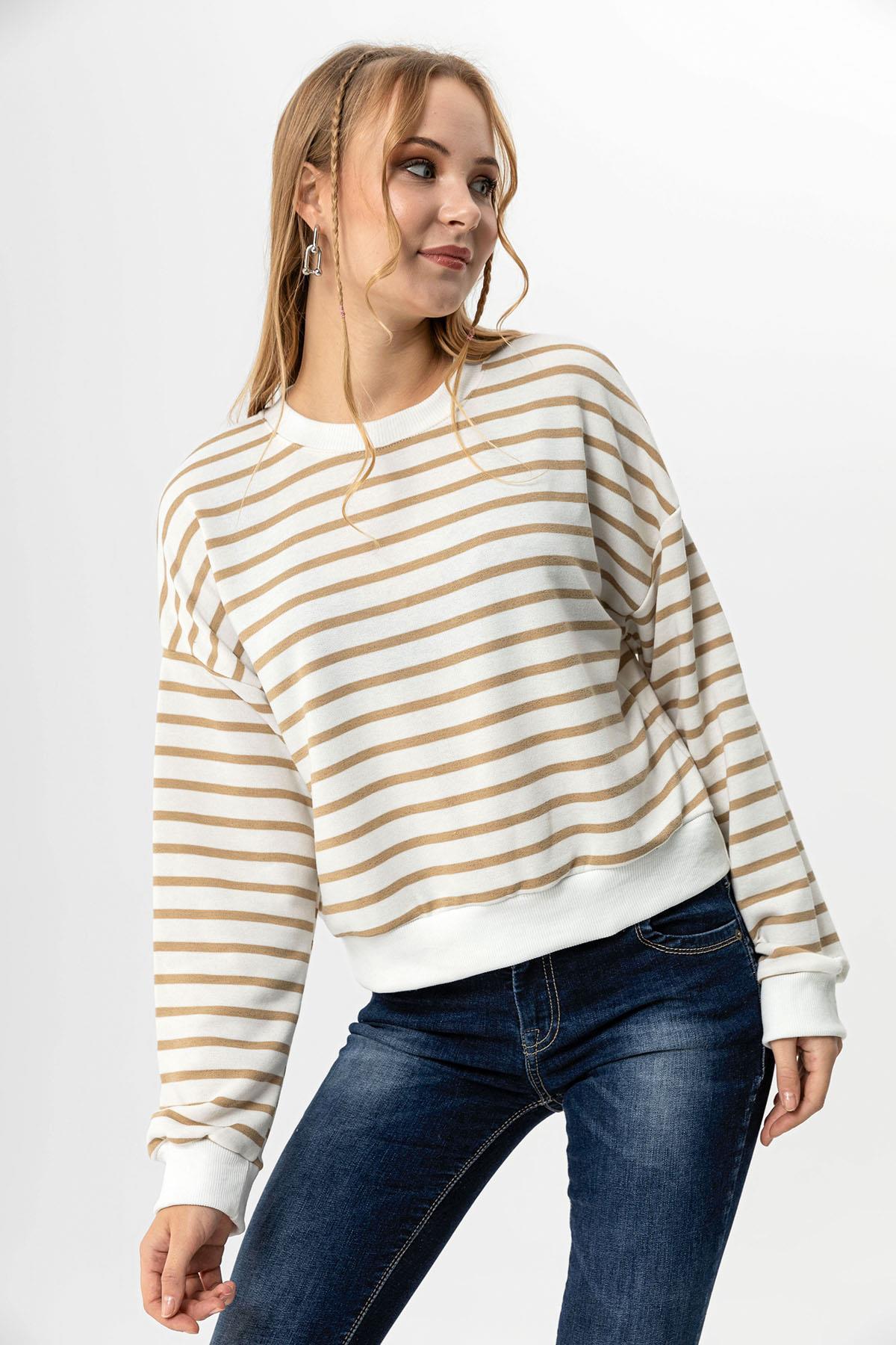 Kadın Bisiklet Yaka Çizgi Desenli Sweatshirt