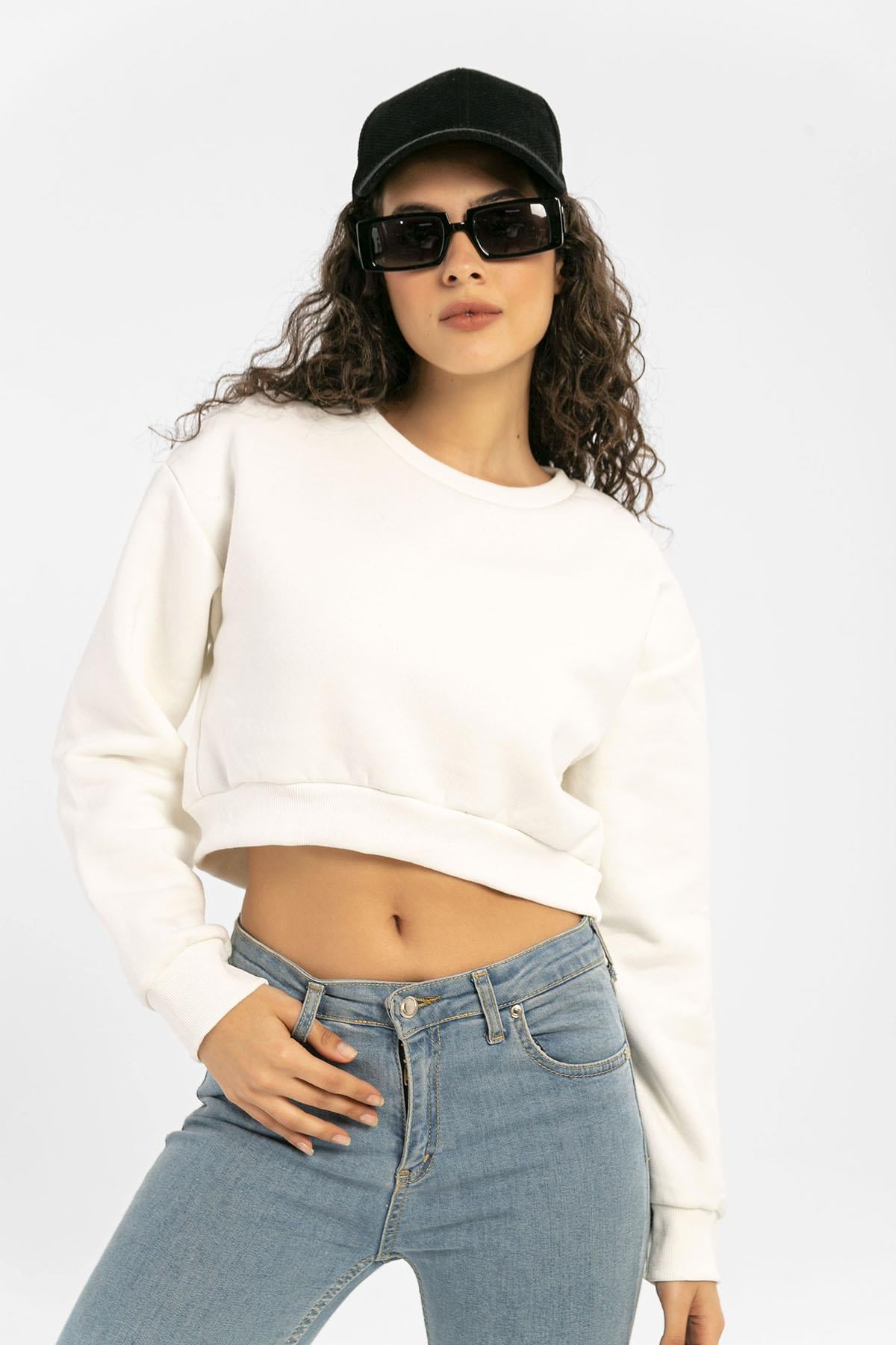 Kadın Bisiklet Yaka Üç İplik Kısa Sweatshirt