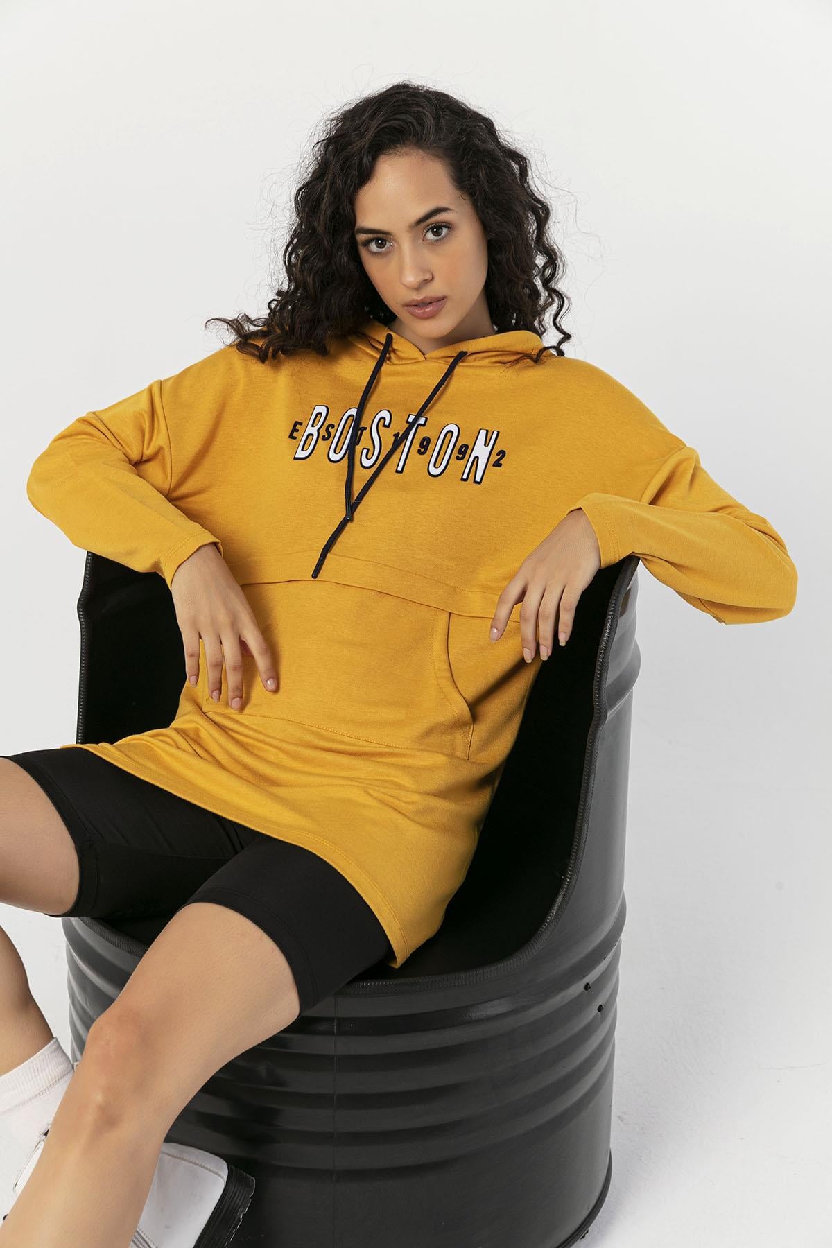 Kadın Boston Kabartma Baskılı Kanguru Cepli Uzun Sweatshirt