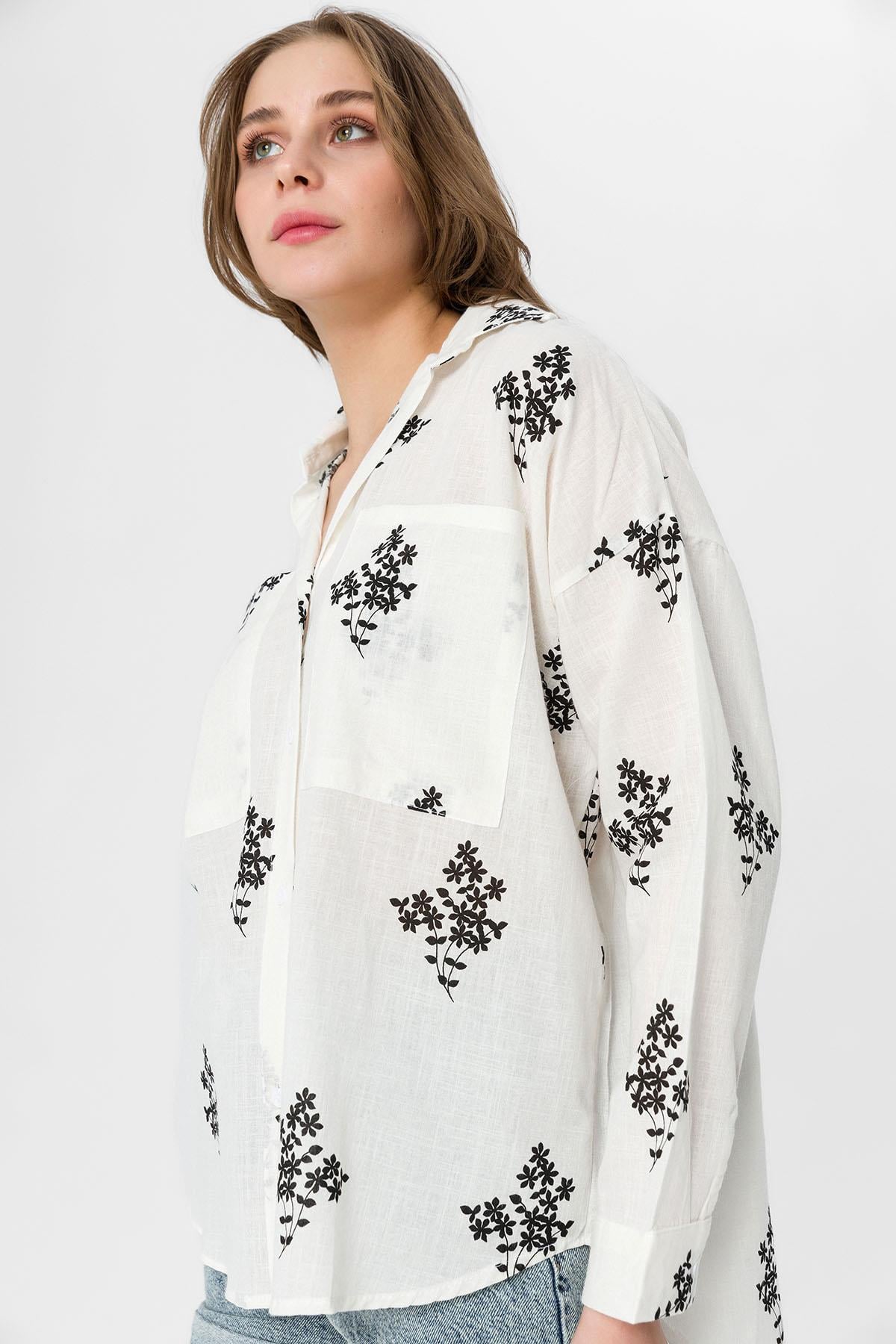 Kadın Çift Cepli Çiçek Baskılı Oversize Gömlek