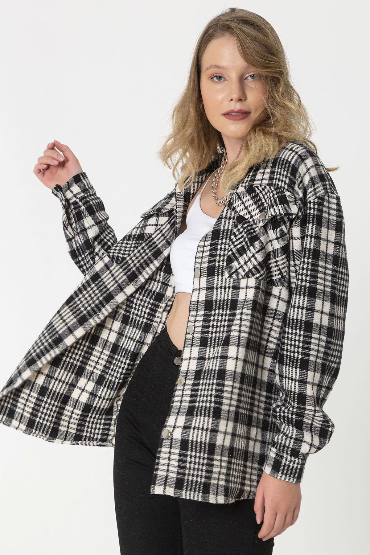 Kadın Çift Cepli Ekoseli Oversize Oduncu Gömlek