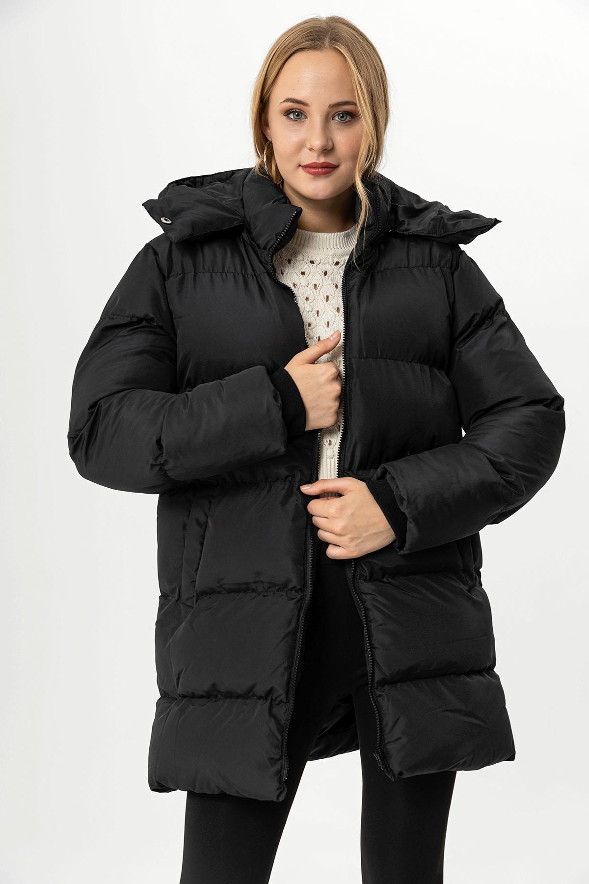 Kadın Kapüşon Detaylı Oversize Şişme Mont