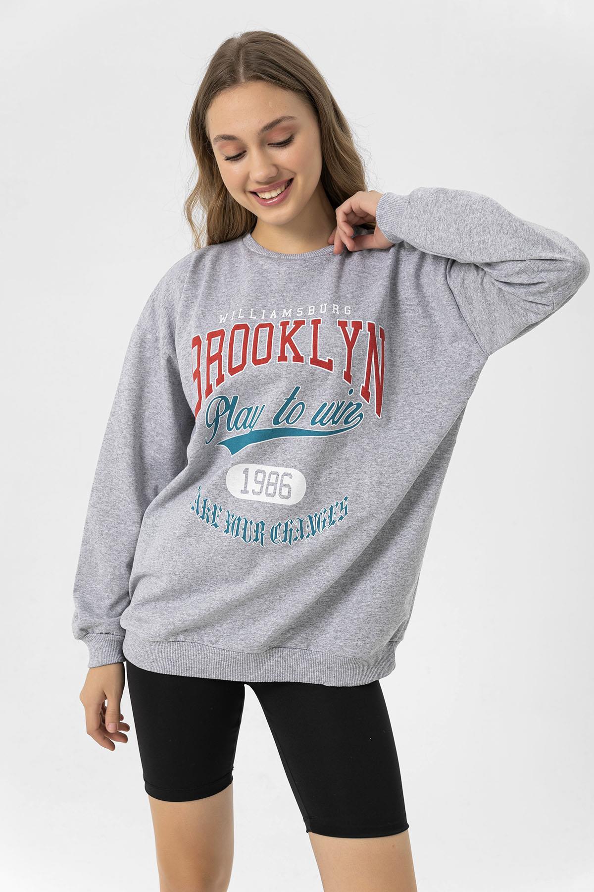 Kadın Ön Baskı Detaylı Bisiklet Yaka Oversize Sweatshirt