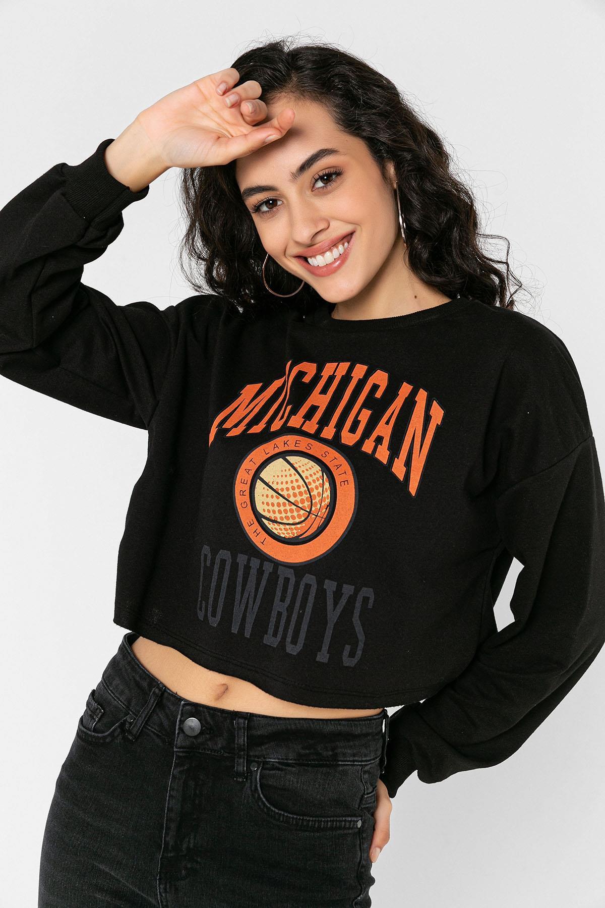 Kadın Önü Baskı Detaylı Kapüşonlu Kısa Sweatshirt