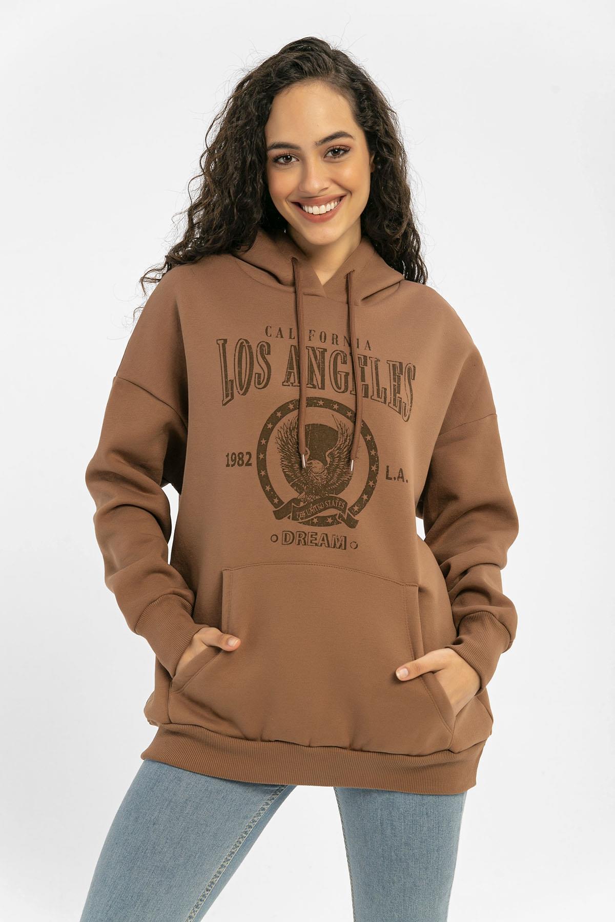Kadın Önü Baskılı Kapüşonlu Kanguru Cepli Üç İplik Sweatshirt