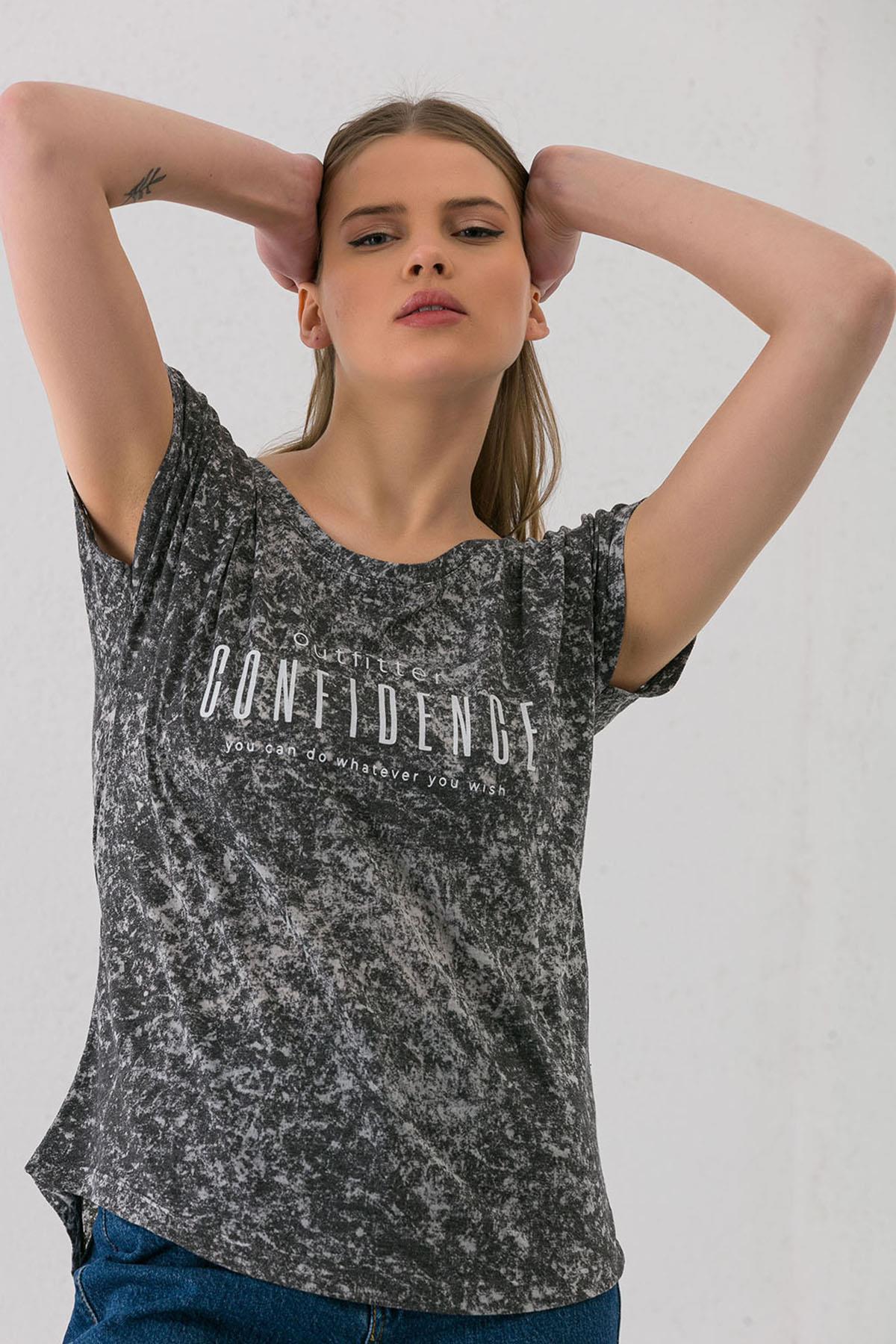 Kadın Önü Baskılı Sırt Detaylı Batik Desen T-shirt
