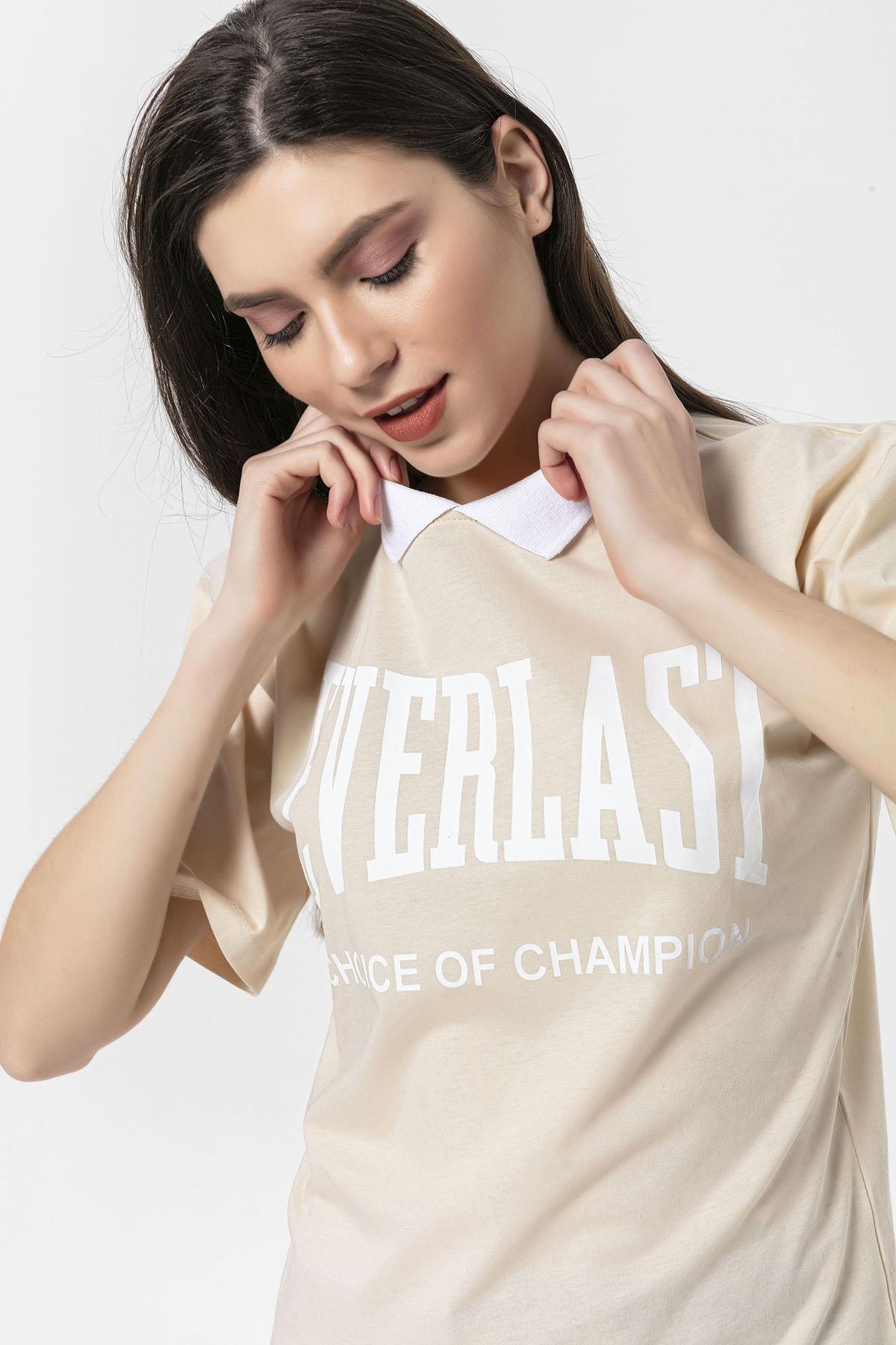 Kadın Önü Baskılı Yaka Detaylı Oversize T-Shirt