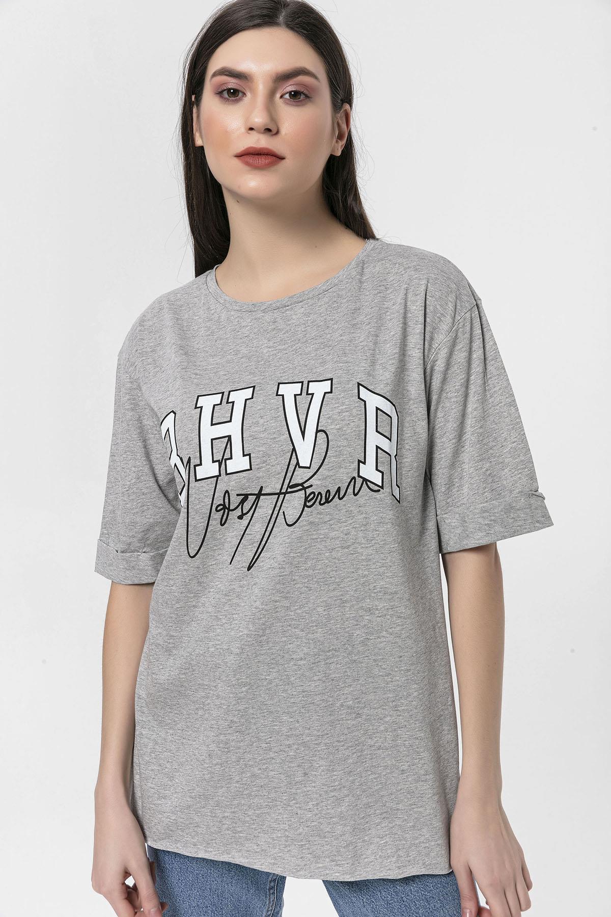 Kadın Önü Baskılı Yan Yırtmaç Detaylı Oversize T-Shirt