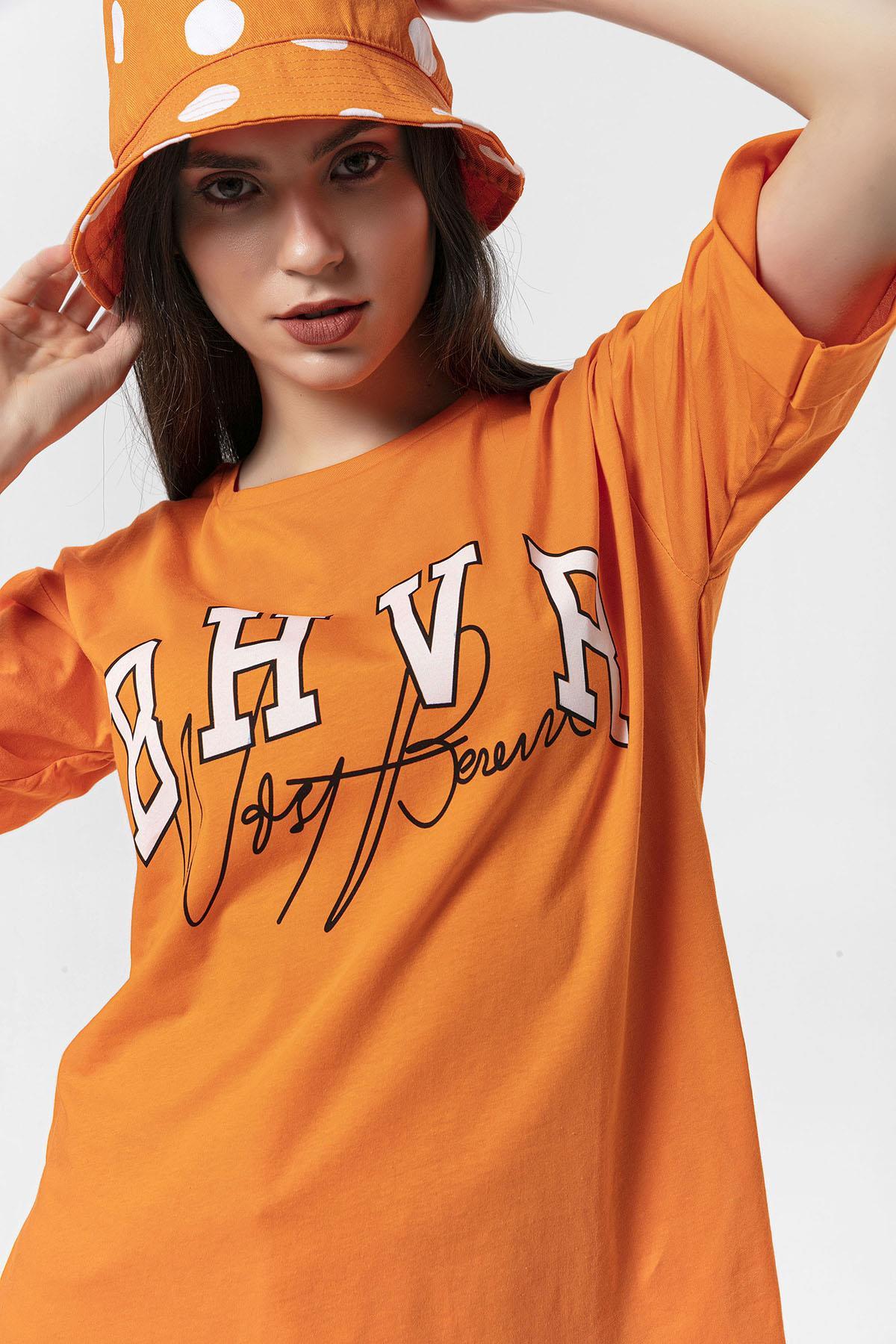 Kadın Önü Baskılı Yan Yırtmaç Detaylı Oversize T-Shirt